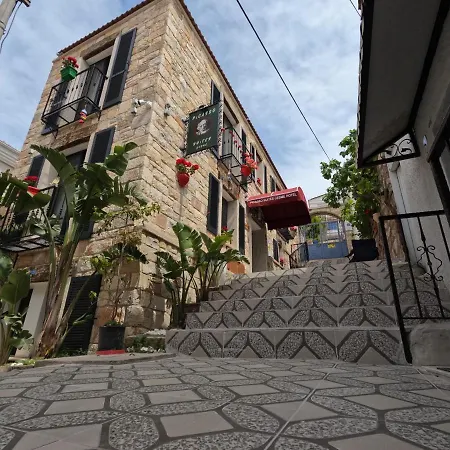Picasso Pansiyon Çeşme
