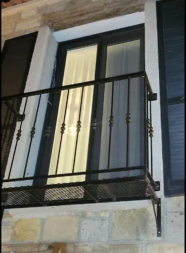 Picasso בית אירוח